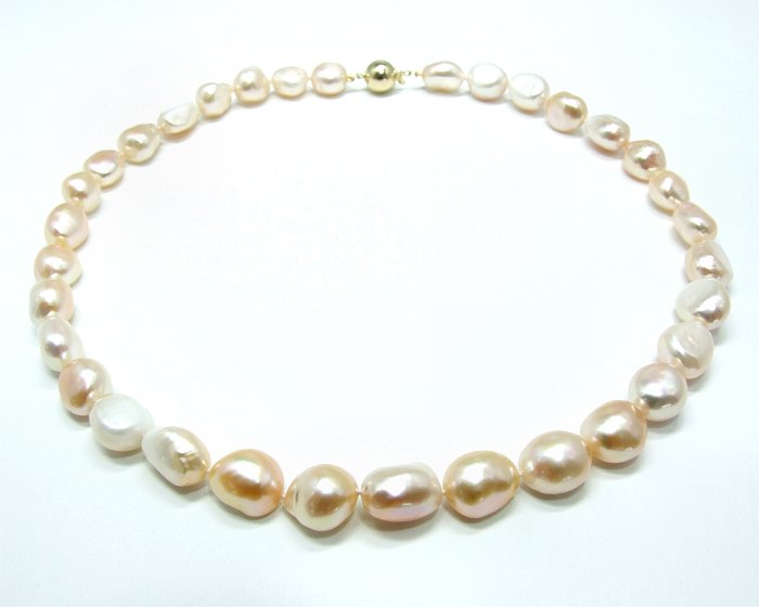 Barocke Perlenkette von Aperlea